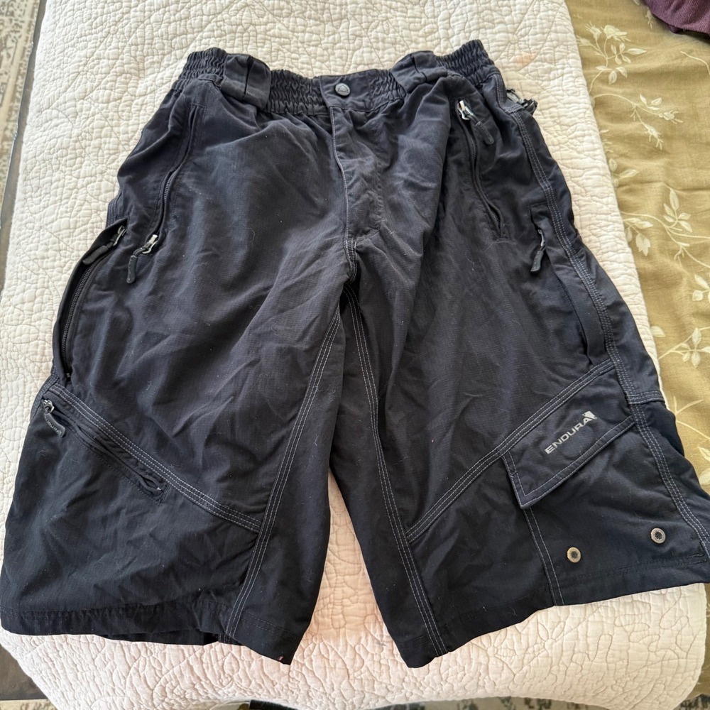 Endura Hummvee 3/4 MTB Cycling Shorts Mens M Black Cargo Baggy Mountain Bike